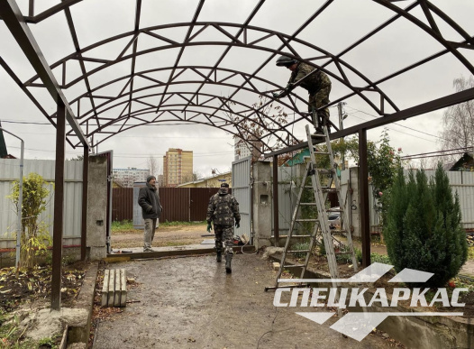 Автомобильные навесы из дерева, металла, поликарбоната